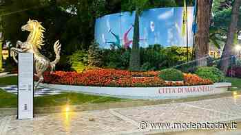 Il Cavallino Rampante simbolo di Maranello nell’aiuola fiorita di Cervia - ModenaToday