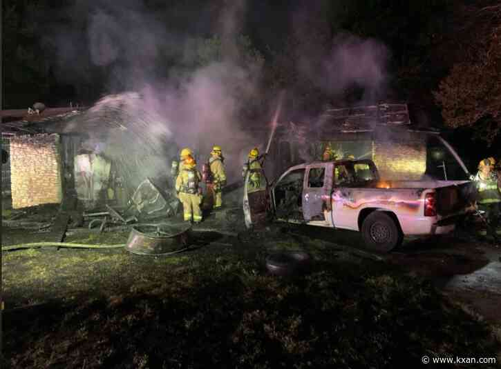 Fire burns 2 north Austin homes