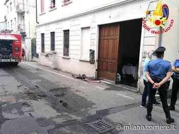 Gallarate, donna di 58 anni muore nell'incendio di casa. I vicini: «L'abbiamo sentita gridare» - Corriere Milano