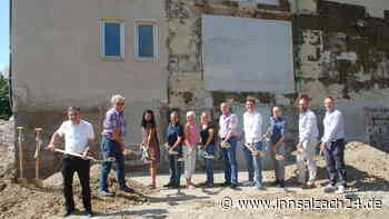 „Bitternötige Maßnahme“ für 27,2 Millionen: Spatenstich für Erweiterung des Landratsamtes Altötting