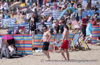 Heatwave sparks urgent skin cancer warning to UK men from Cancer Research