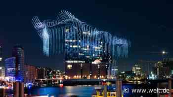 „Breaking Waves“ : Game of Drones an der Elbphilharmonie in Hamburg - WELT - WELT