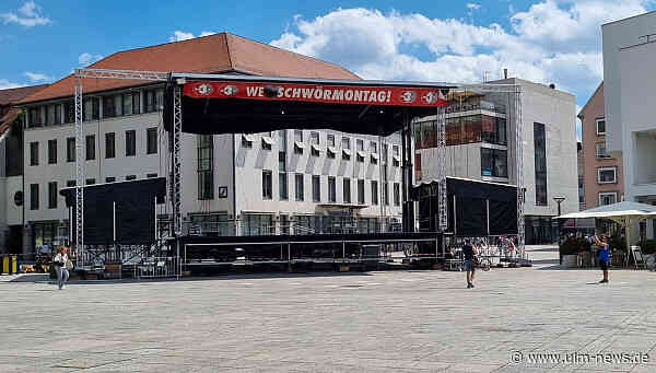 Große Bühne auf Ulmer Münsterplatz steht: Bereit für Toto, DeWolff und Peter Wackel