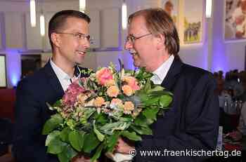 BFV-Präsident Christoph Kern lässt sich auf einem Ehrungsabend im Landkreis Erlangen-Höchstadt blicken - Fränkischer Tag