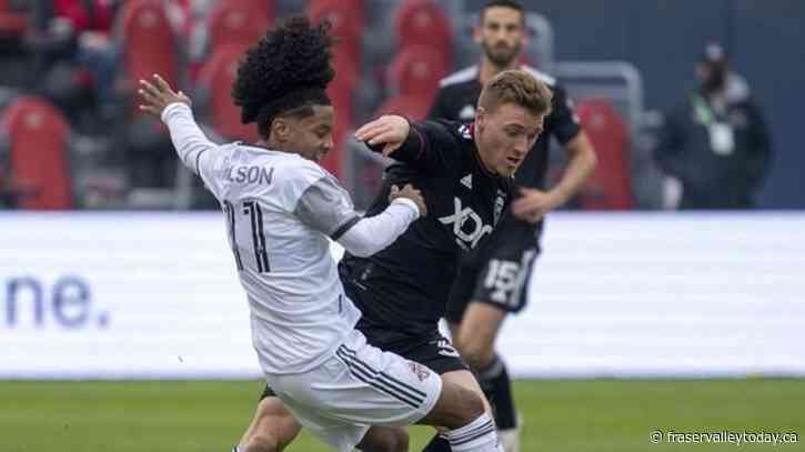Whitecaps acquire star wingback Julian Gressel from D.C. United
