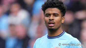 Ian Maatsen: Burnley sign Chelsea defender on season-long loan