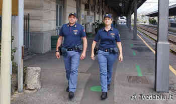 Salvarono un bambino che stava annegando, promossi al grado superiore due poliziotti di Sestri Levante - Fivedabliu