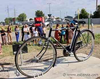 Inaugurata la maxibicicletta simbolo di Ferrara | estense.com Ferrara - Estense.com