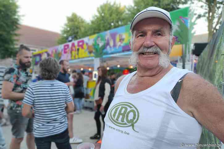 Jos (77) staat op Gentse Feesten bekend als levende grijpmachine