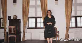 Rosalie Niemand in ridderzaal van het kasteel van Laarne - Het Laatste Nieuws