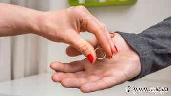 Ontario common-law spouses should have the same rights as married couples, family lawyers say