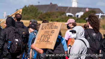 Aktivist:innen mit Forderungen für soziale Gerechtigkeit: „Wir können uns die Reichen nicht mehr leisten“