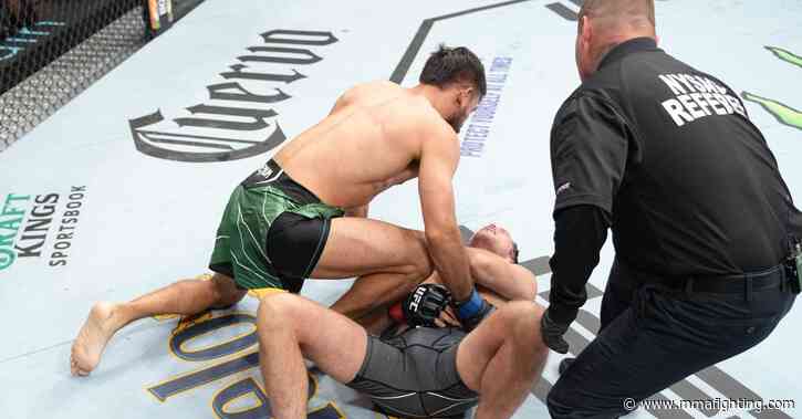 Yair Rodriguez wins after Brian Ortega suffers brutal dislocated shoulder in UFC Long Island main event