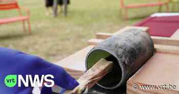Zit oudste flessenpost ter wereld in fles uit Maldegem? Geheim blijft na opening (voorlopig) bestaan - VRT NWS