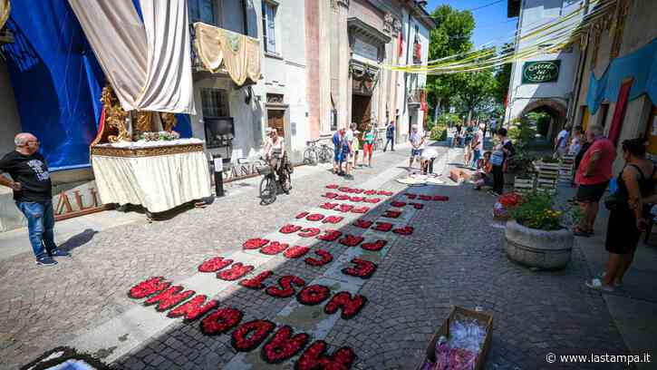 “Illuminata in fior”: oggi a Cuneo la prima edizione dell’infiorata - La Stampa