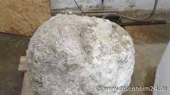 „Kalksteinbummerl“ wiegt acht Zentner – Welche Geheimnisse verbirgt Ex-Brauerei in Wasserburg noch?