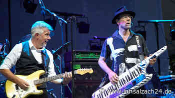 „Der Brexit war für uns schlimmer als Covid“: Gitarrist Mick Rogers im Interview