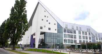 Hull schools ditch uniform rules ahead of record-breaking heatwave - Hull Live