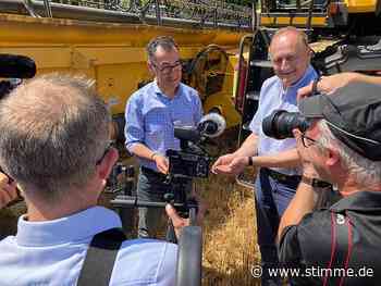Özdemir drischt mit Bauernverbandspräsident Rukwied bei Weinsberg Getreide - Heilbronner Stimme