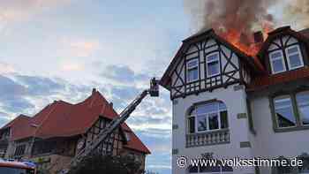 Einsatz in der Innenstadt: Großbrand in Wernigerode: Feuerwehr mit Schwierigkeiten - Volksstimme