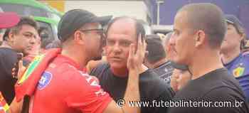 Após fazer história no Brusque, técnico está de volta ao mercado - futebolinterior.com.br
