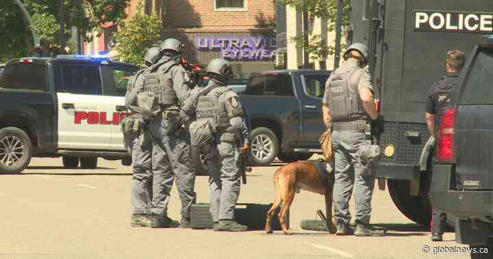 Hostage injured, suspect arrested at office providing legal advice in Lethbridge - Global News