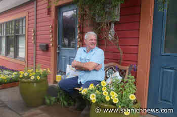 Victoria carpenter counters war in Ukraine with love for flowers – Saanich News - Saanich News