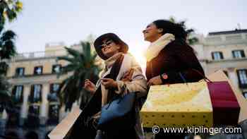 Stock Market Today (7/15/22): Dow Jumps 658 Points After Stellar Retail Sales Report - Kiplinger's Personal Finance