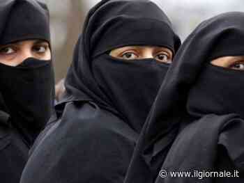 "Togliti il burqa". E scoppia la furia dell'islamica