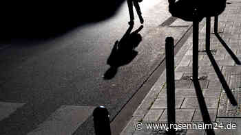 Stalker oder einfach nur betrunken? Mann verfolgt Frauen auf dem Heimweg