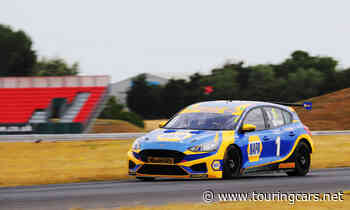 Ash Sutton on top overall in Snetterton tyre testing » TouringCars.Net - TouringCars.Net