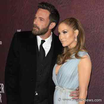 Jennifer Lopez and Ben Affleck wed in Las Vegas - report