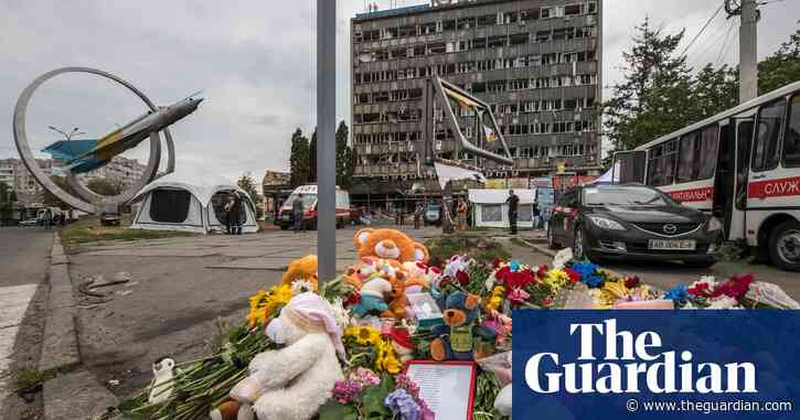 Ukraine mourners bury four-year-old Liza as Russian attacks intensify