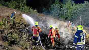 Siegen: Feuerwehr Kreuztal kämpft gegen Flammen im Gelände - WP News