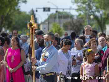 Edmonton's Sacred Heart Church holds mass for the first time in nearly two years