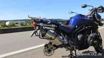 Motorradfahrer verliert Rad auf A4 - Mitfahrerin verletzt