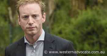 Footwear bins urged for SA airport - Western Advocate