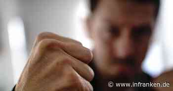 Coburg: "Jetzt gibts Gewalt!" - Betrunkener Ruhestörer geht auf Polizisten los