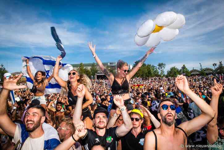 Smartphones gestolen op Tomorrowland: “Bendes reizen van festival naar festival, niet om te dansen maar om te stelen”