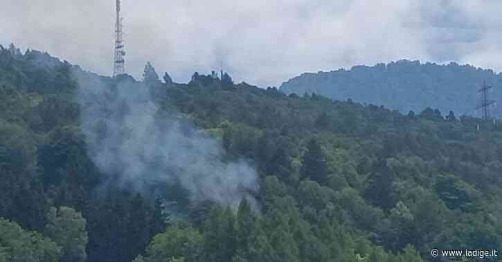 Rogo in una baracca vicino a una casa a Povo, intervento dei vigili del fuoco: l'abitazione non è stata toccata dalle fiamme - l'Adige