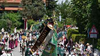 Überschäumende Freude unter weißblauem Himmel: Bad Endorf im Zeichen der Tracht