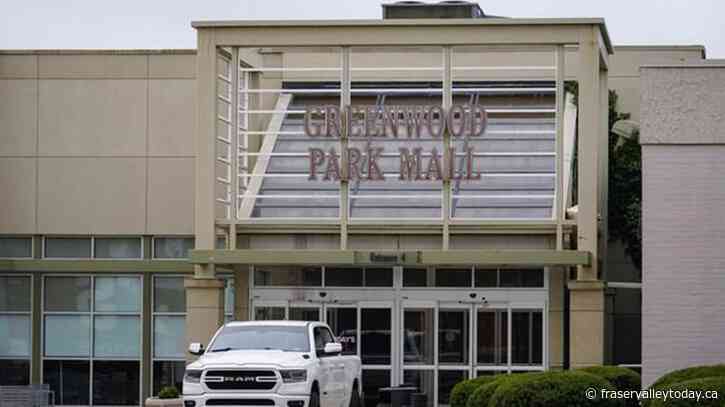 Police laud actions of man who killed Indiana mall attacker