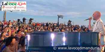 Giuliano Sangiorgi a sorpresa a Campomarino sul palco di Porto Rubino - IL VIDEO - La Voce di Manduria