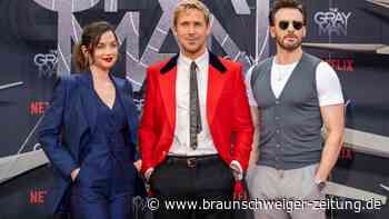 Ryan Gosling und Chris Evans zeigen Netflix-Film in Berlin