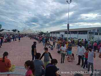 Largas filas en la feria de Tepic para vacunar a menores de 11 años - jornada.com.mx