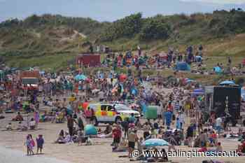 Temperatures climb to high 30s as heatwave puts pressure on services - Ealing Times