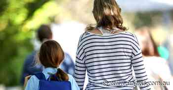'Mandate by stealth': Students urged to wear masks as school returns - 9News