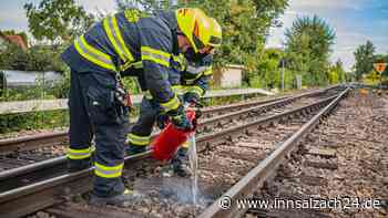 Brennende Bahnschwelle löst Streckensperrung aus
