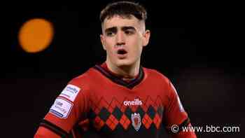 Dawson Devoy: MK Dons sign midfielder on 'long-term' deal from Bohemians - BBC