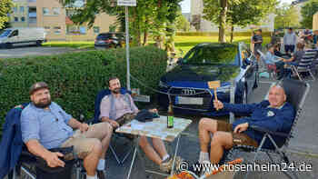 Einige „Hardcore-Fans“ übernachteten sogar vor dem Reservierungsbüro